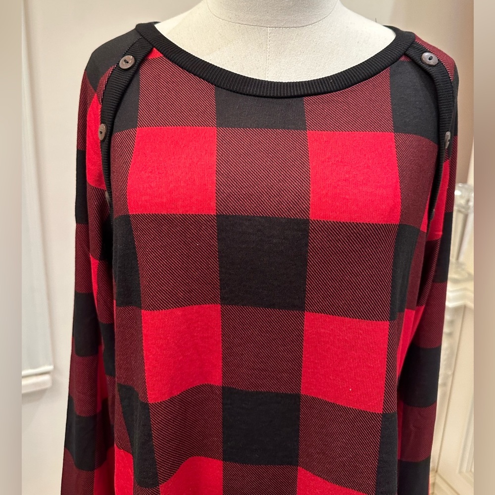 Jordann red and black plaid pullover top